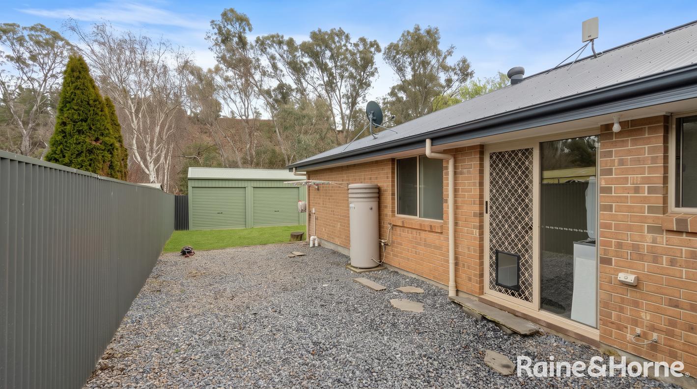 16 Smillie Street — photo 22 of 24