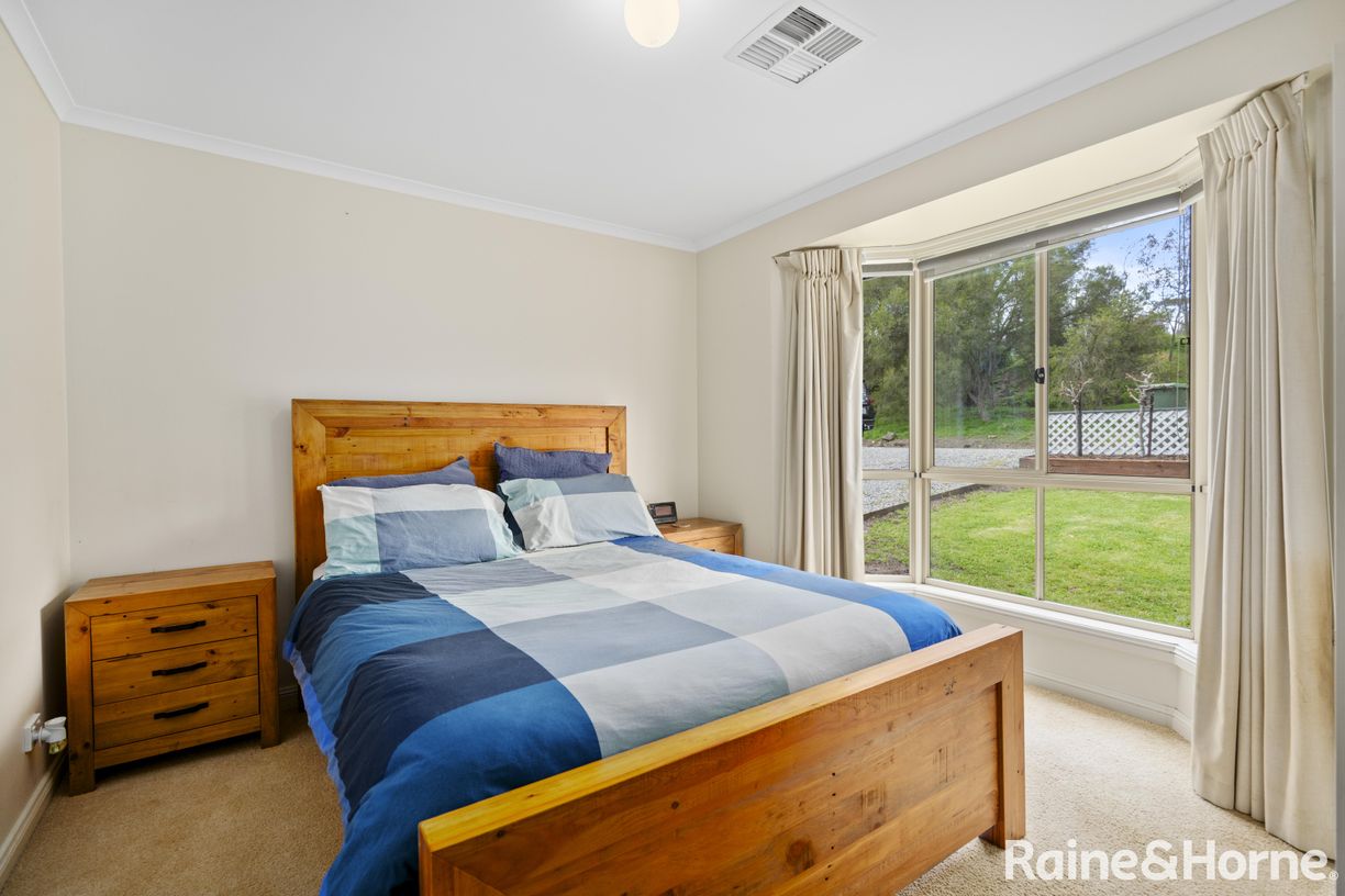 16 Smillie Street — photo 10 of 24