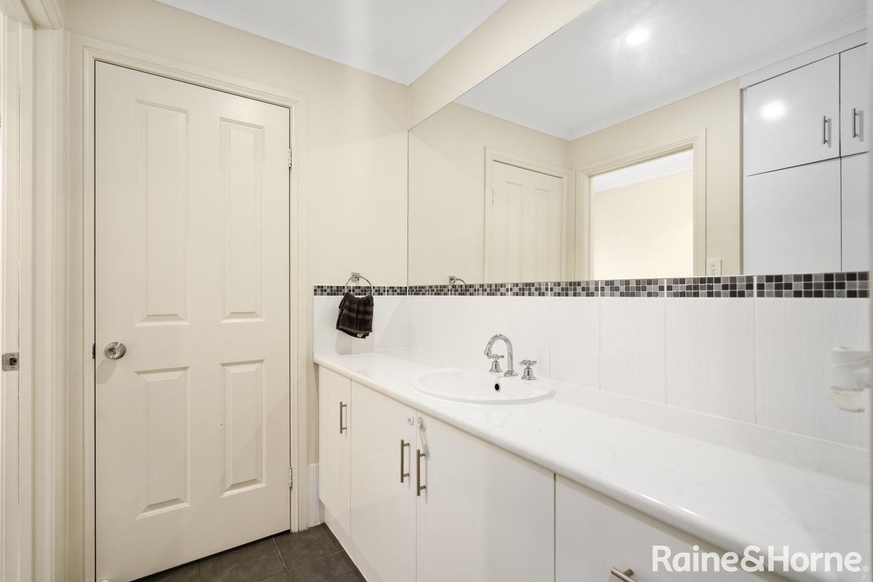 16 Smillie Street — photo 14 of 24