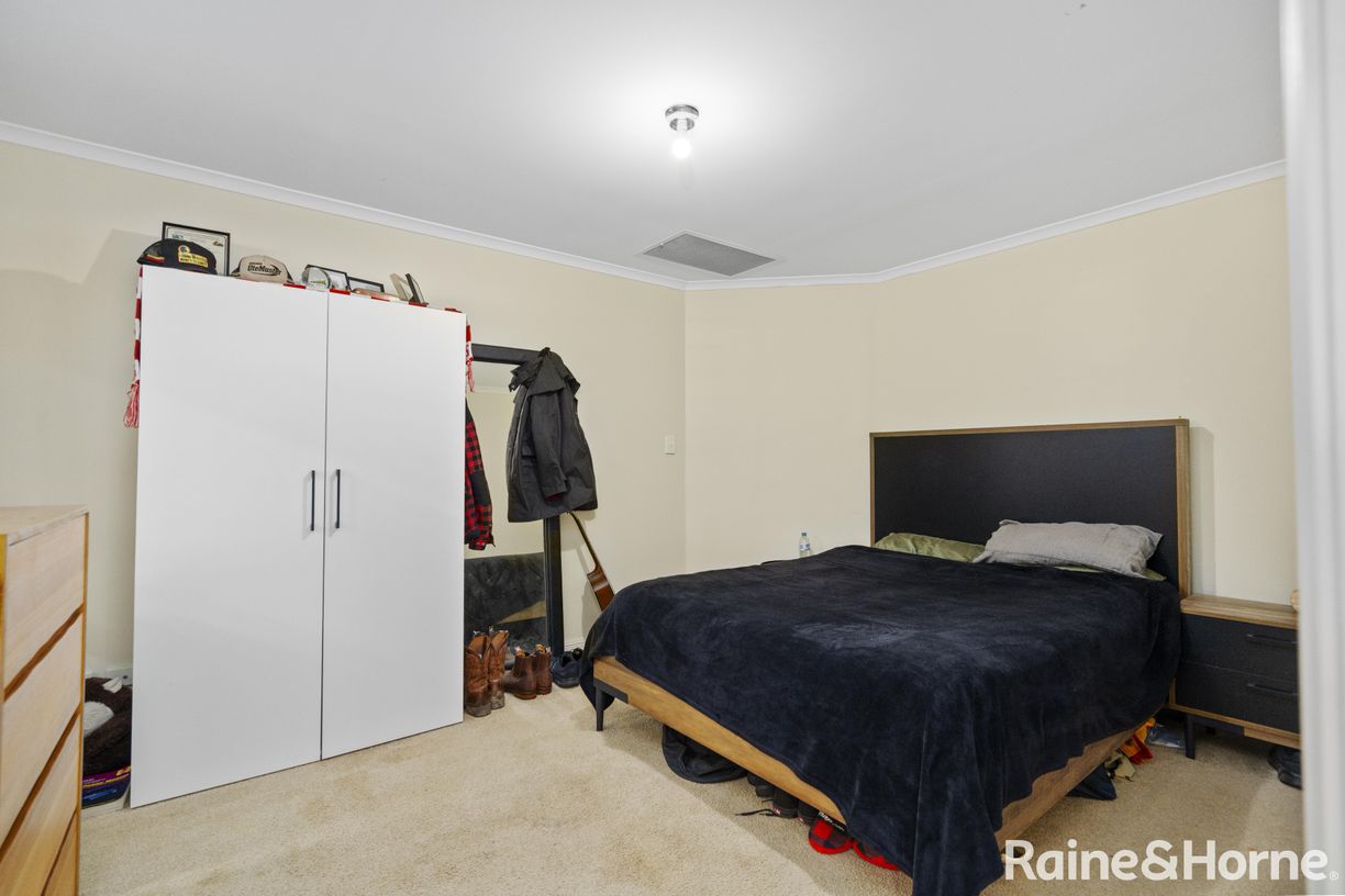 16 Smillie Street — photo 16 of 24