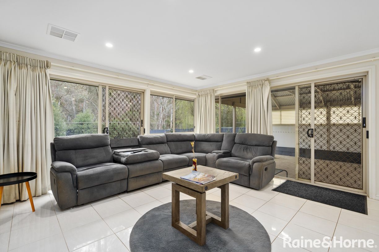 16 Smillie Street — photo 8 of 24