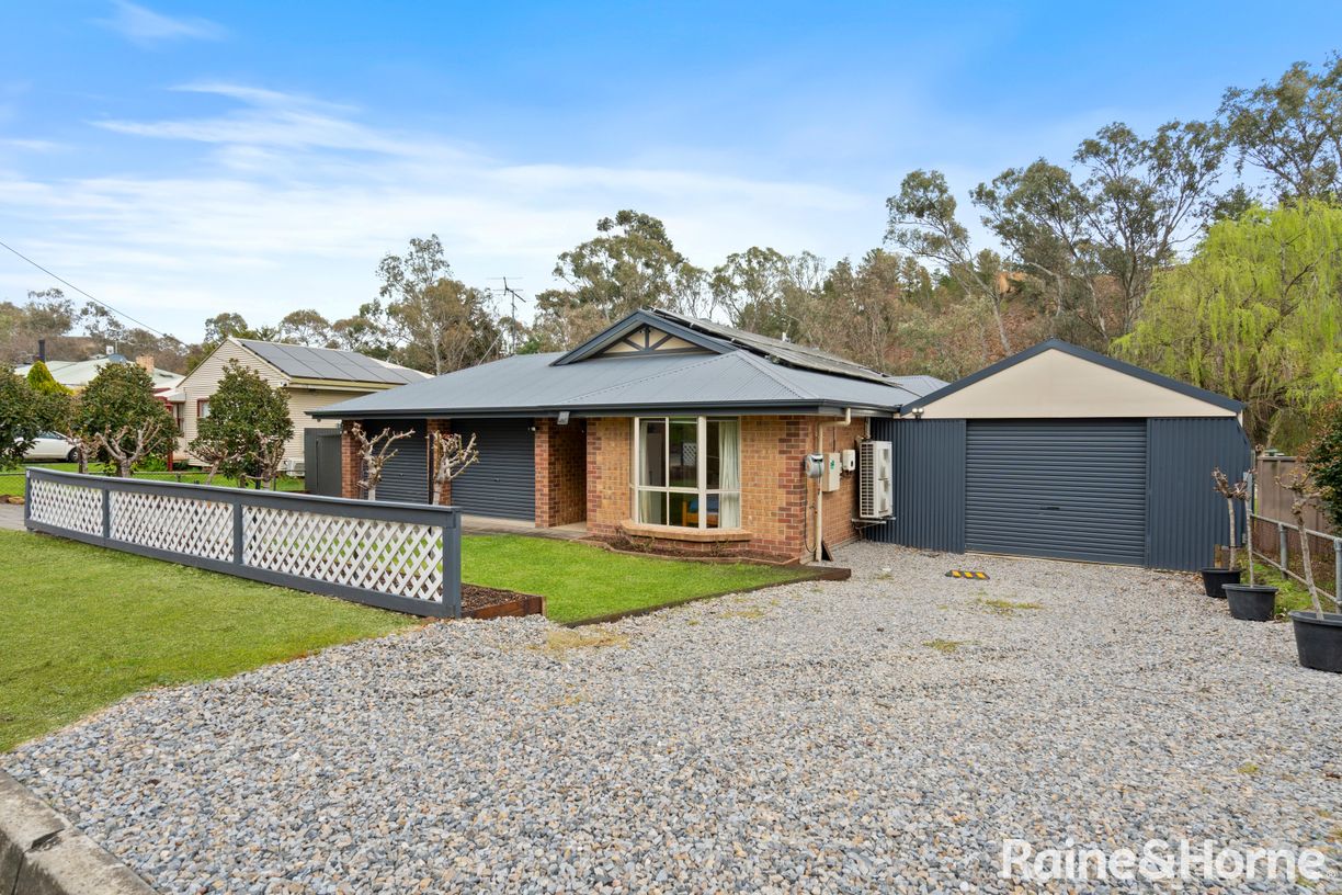 16 Smillie Street — photo 5 of 24