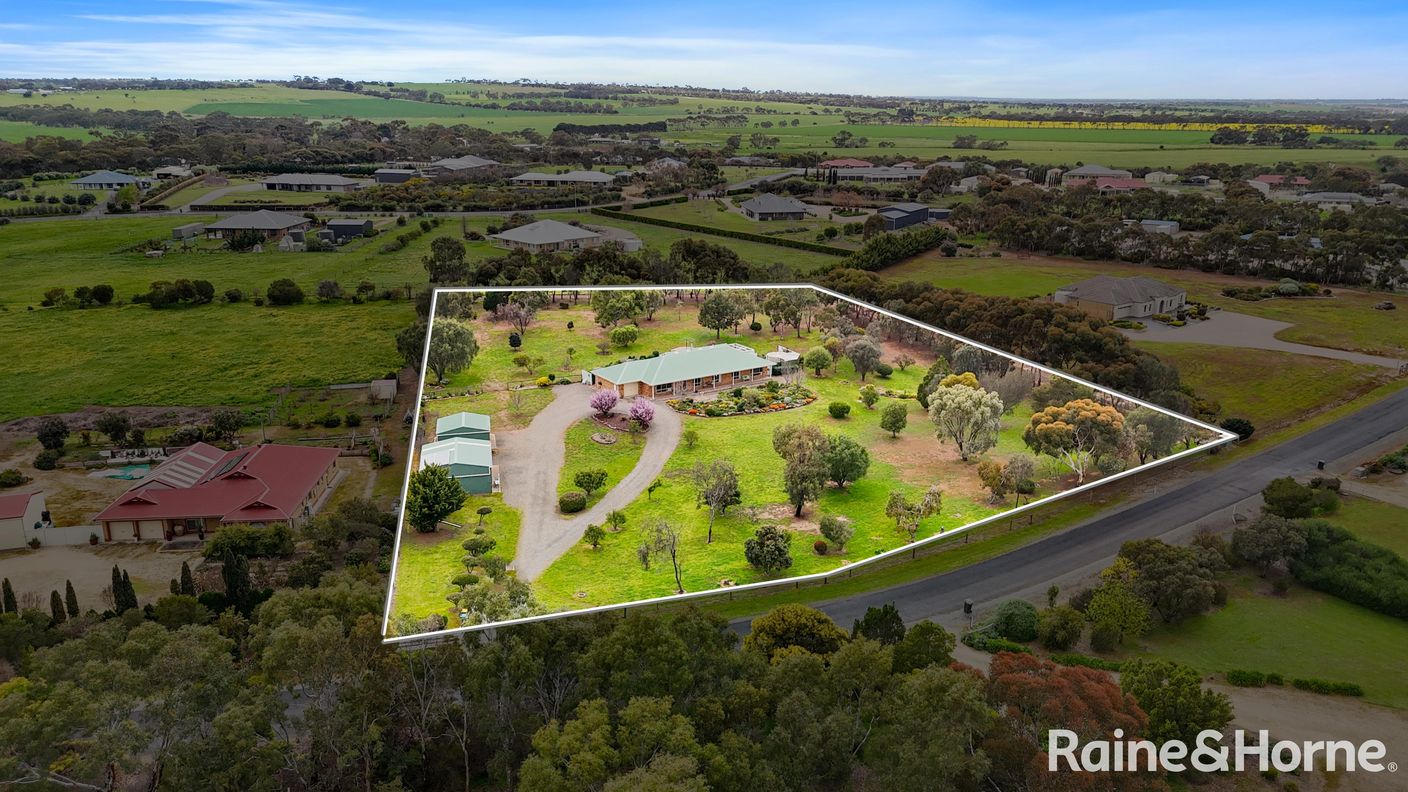 27 Lockaba Drive — photo 3 of 30