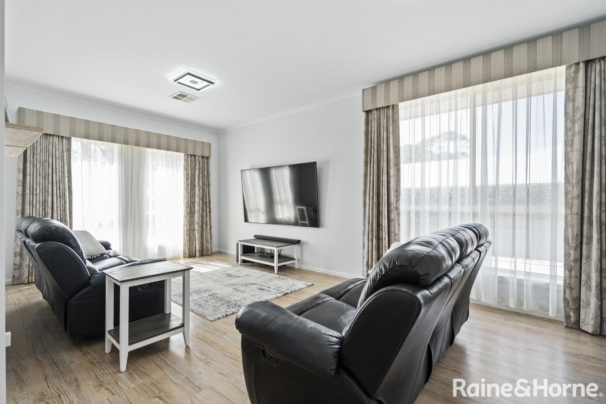10 Taylors Lane — photo 9 of 27