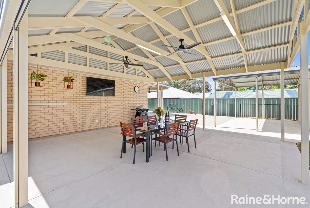 10 Taylors Lane — photo 19 of 27