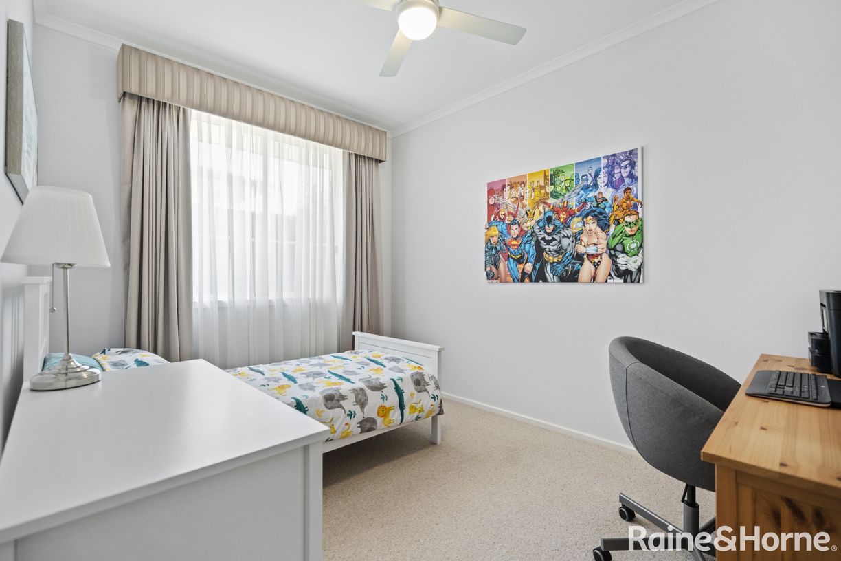10 Taylors Lane — photo 16 of 27