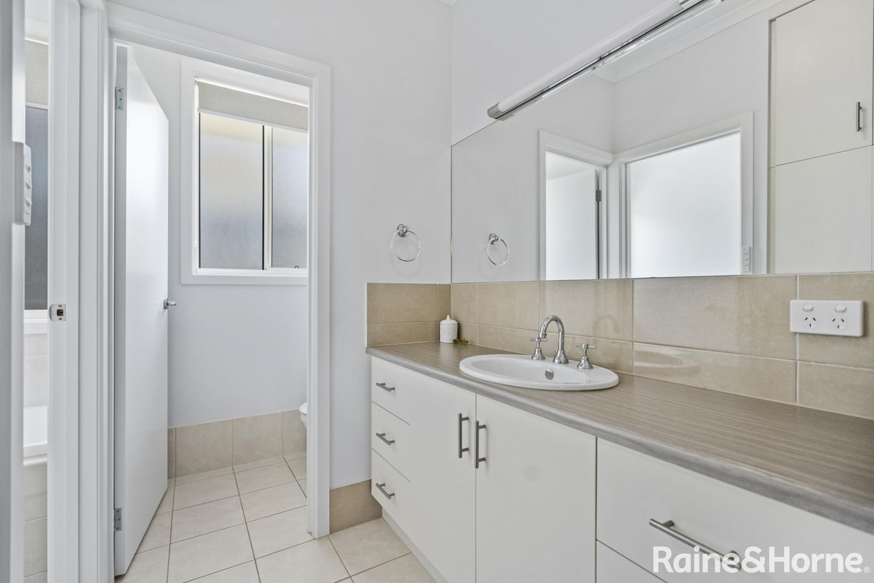 10 Taylors Lane — photo 13 of 27