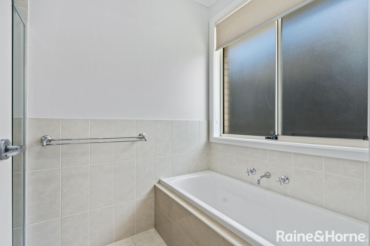 10 Taylors Lane — photo 14 of 27