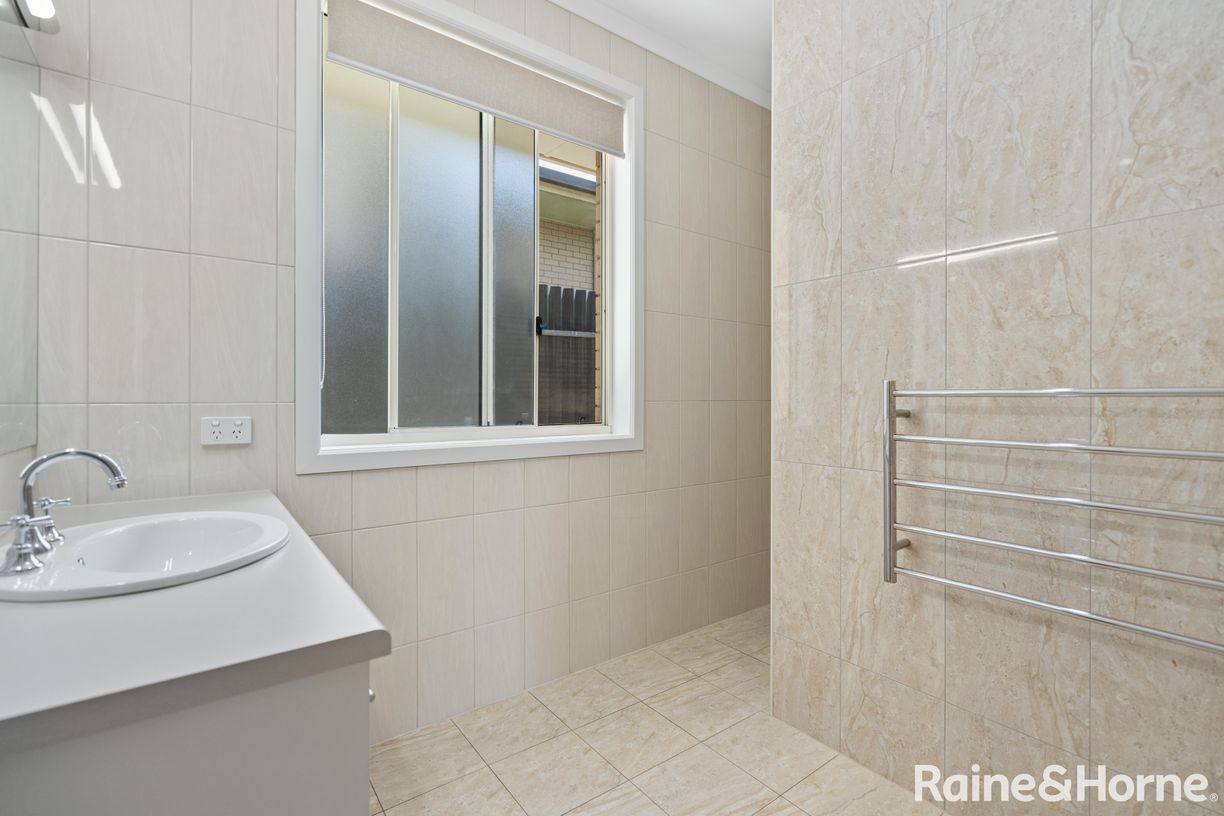 10 Taylors Lane — photo 12 of 27