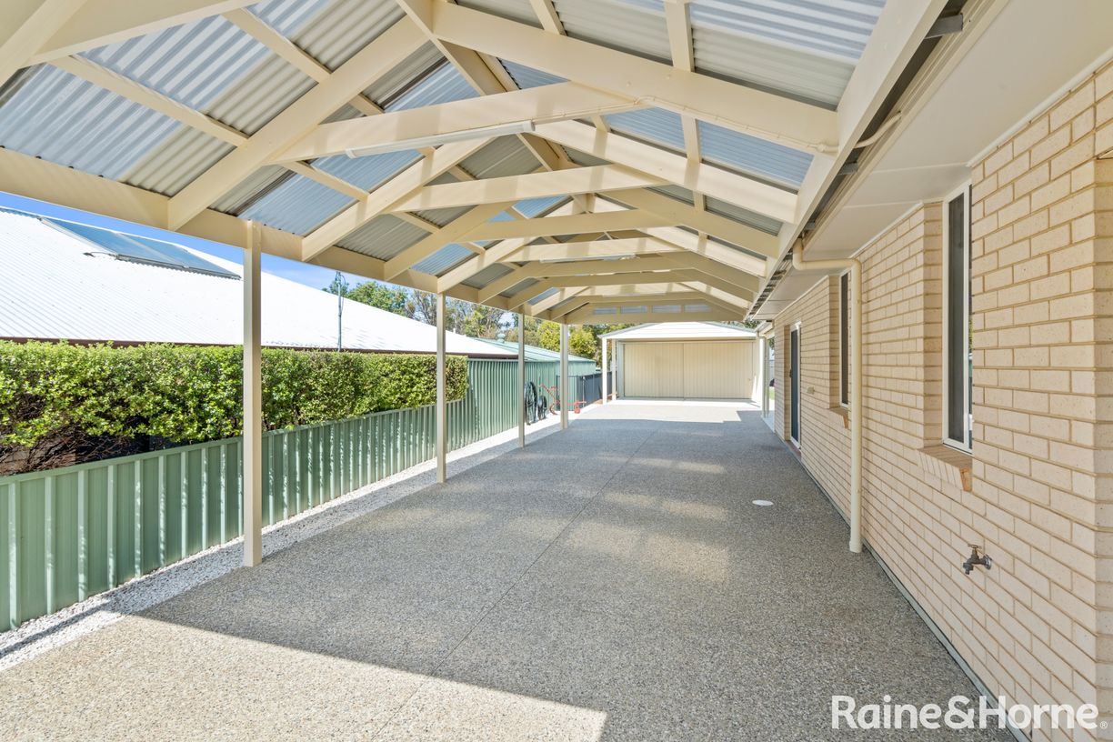 10 Taylors Lane — photo 24 of 27