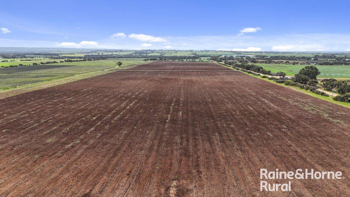 A21, A23 & A24 Riverside Road — photo 15 of 22
