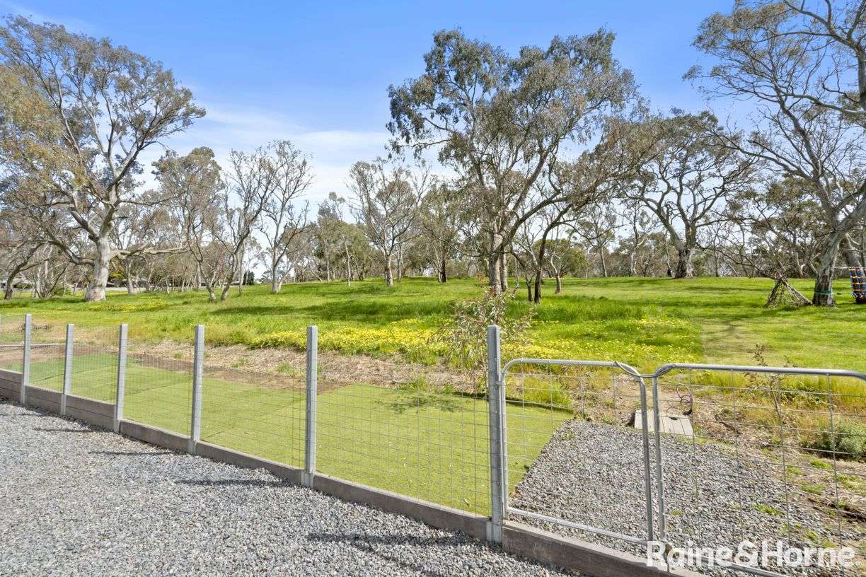16 Balmoral Road — photo 23 of 30