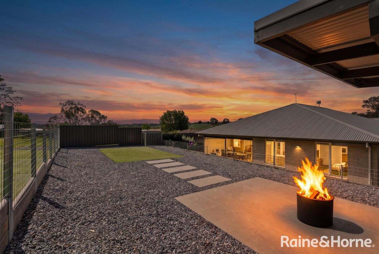 16 Balmoral Road — photo 2 of 30