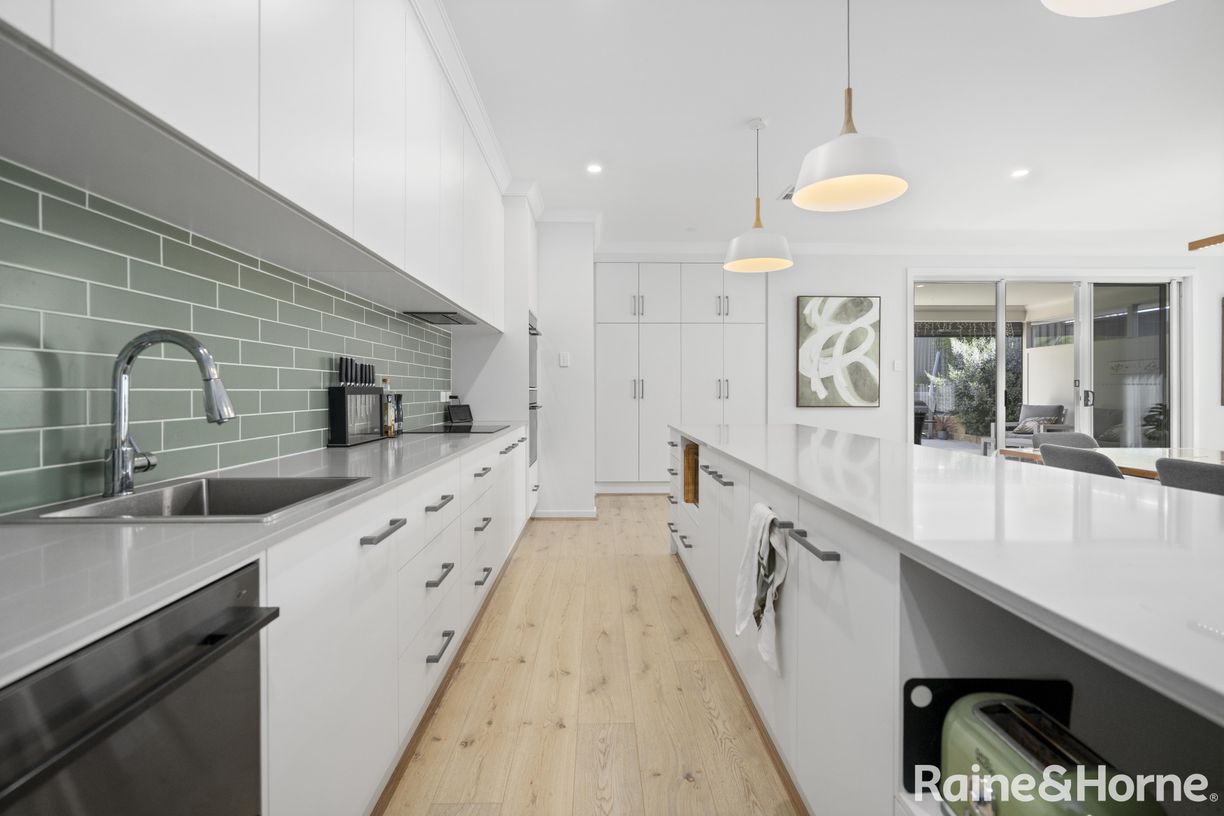 16 Balmoral Road — photo 4 of 30