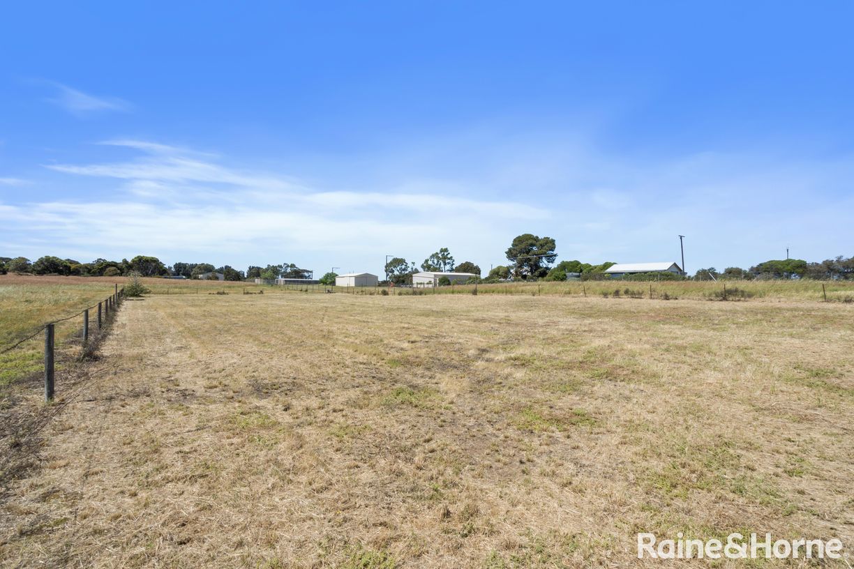 8 Weber Road — photo 14 of 20