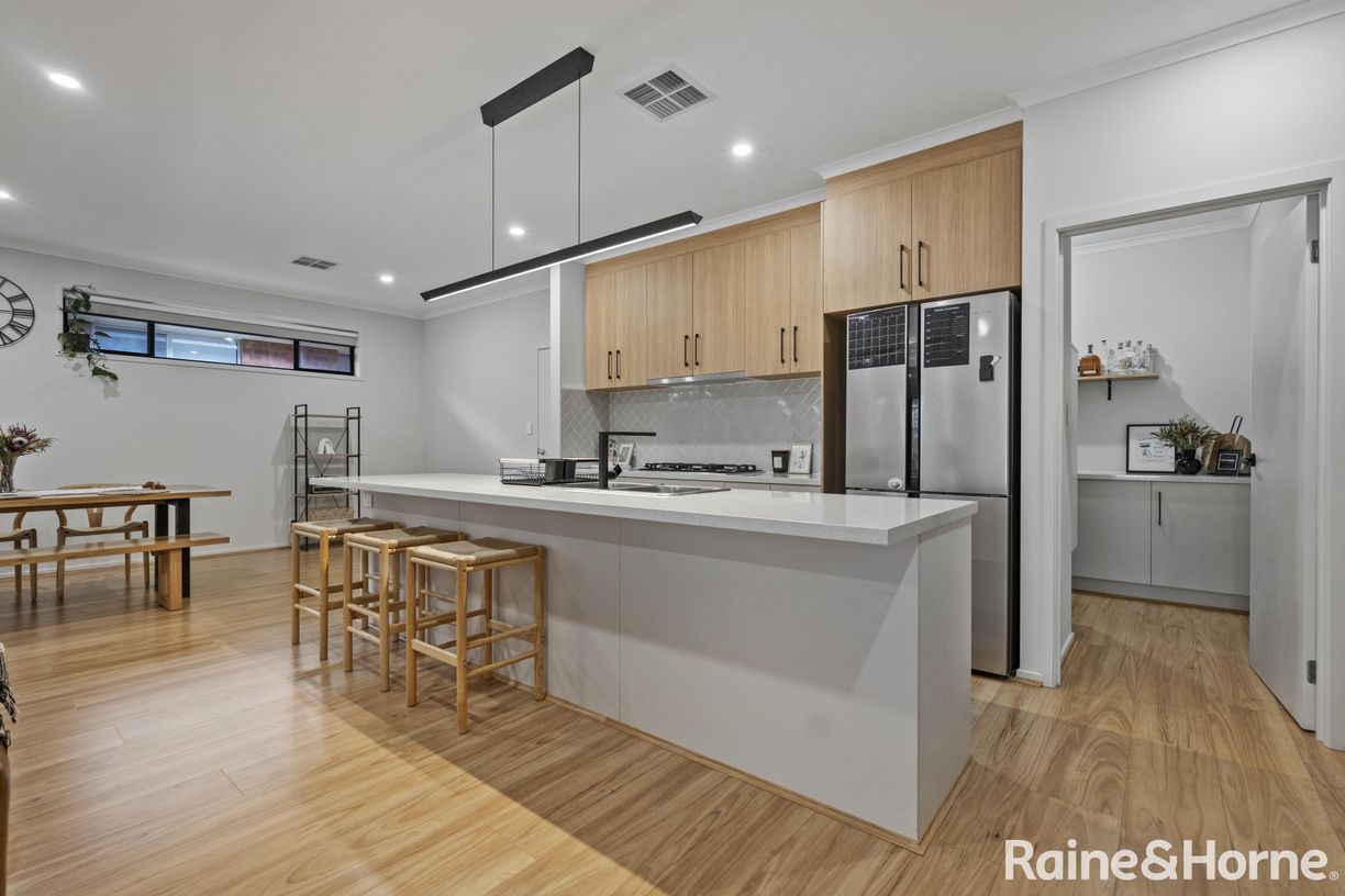 14 Wind Row Avenue — photo 8 of 28