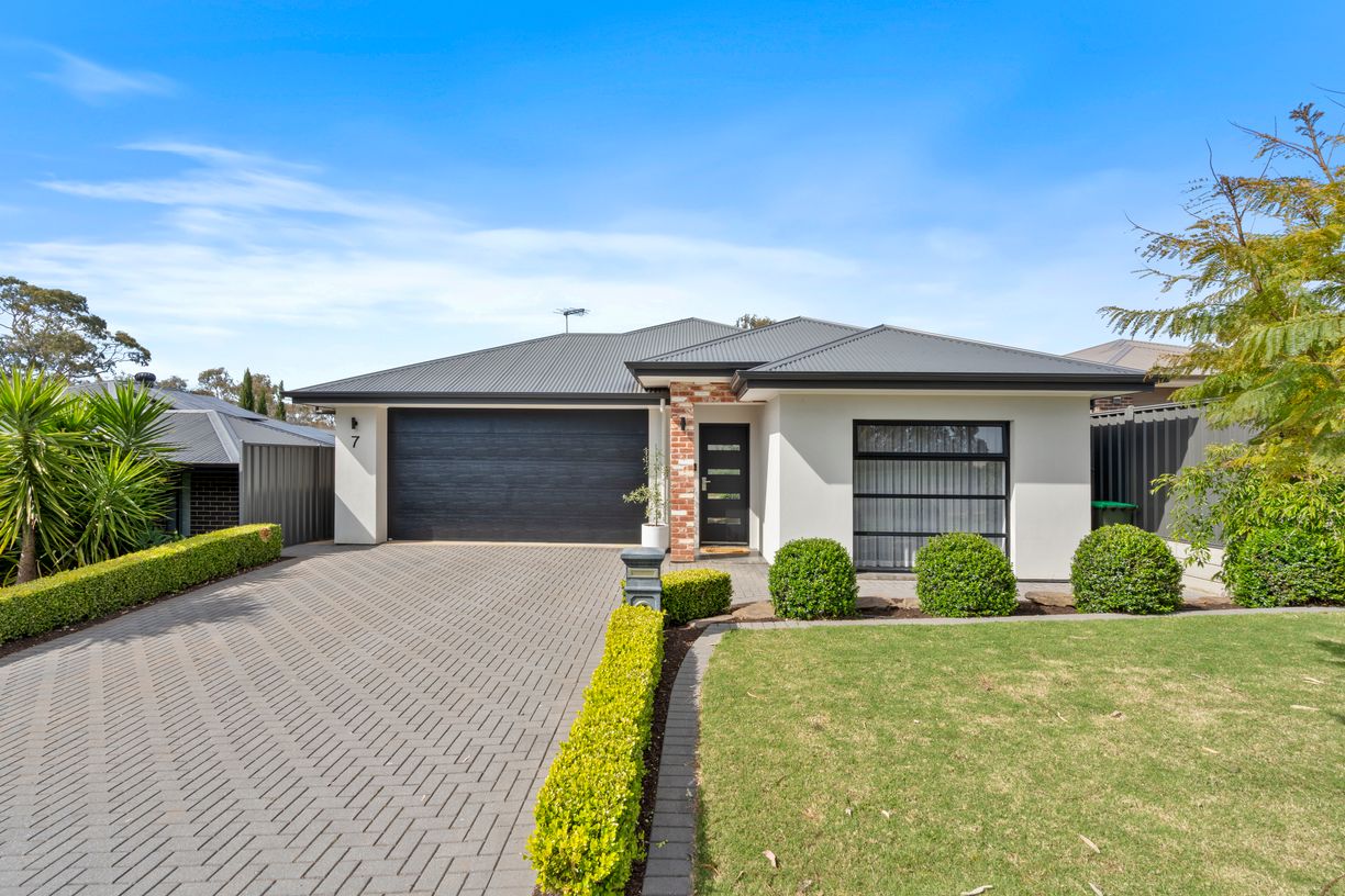 7 Eucalypt Street — photo from Raine & Horne Hills & Fleurieu RLA 316138