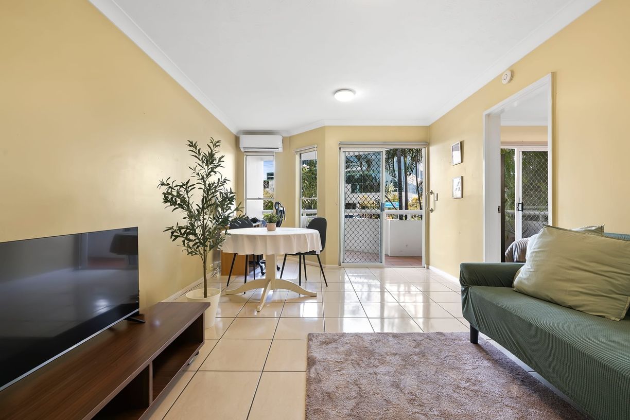 4/1 Sheehan Street — photo 2 of 9