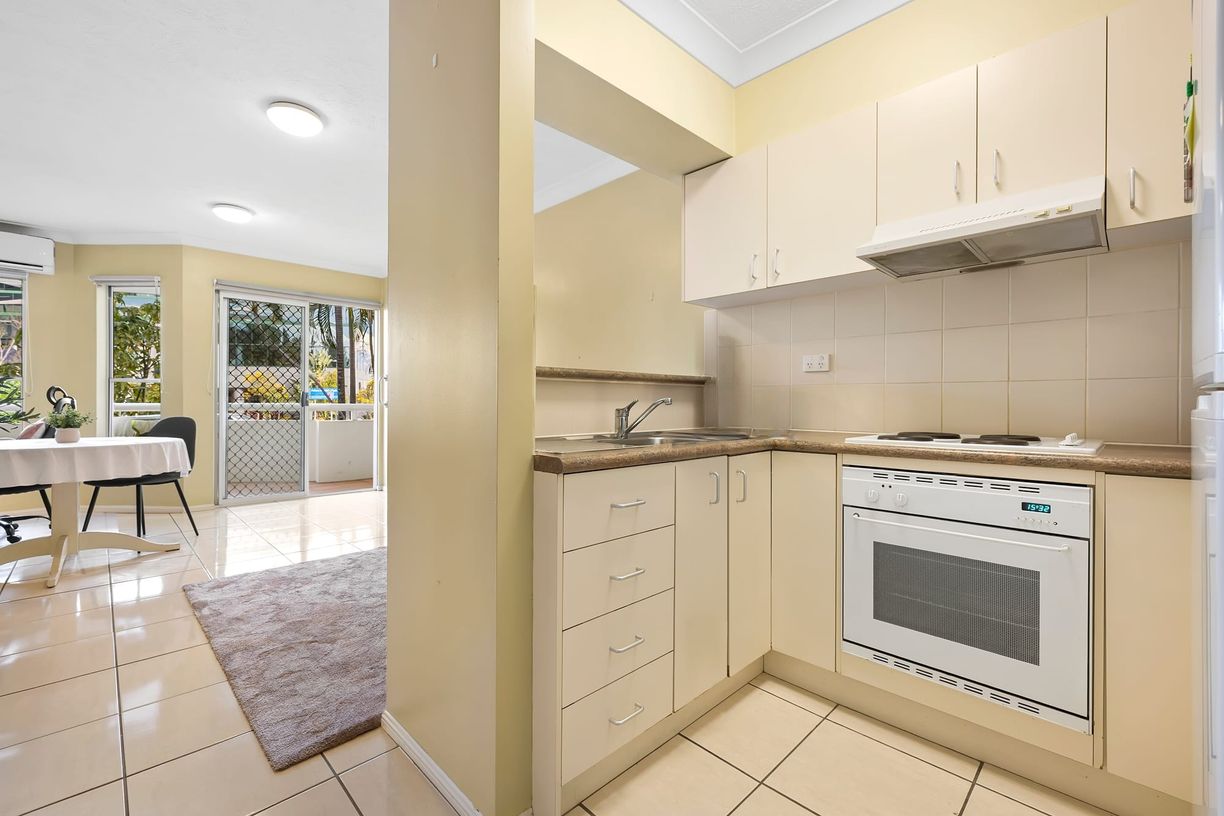 4/1 Sheehan Street — photo 3 of 9
