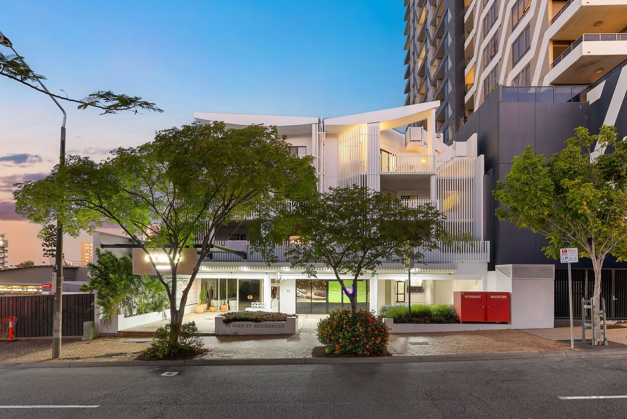 2/62 High Street — photo from Raine & Horne Brisbane West