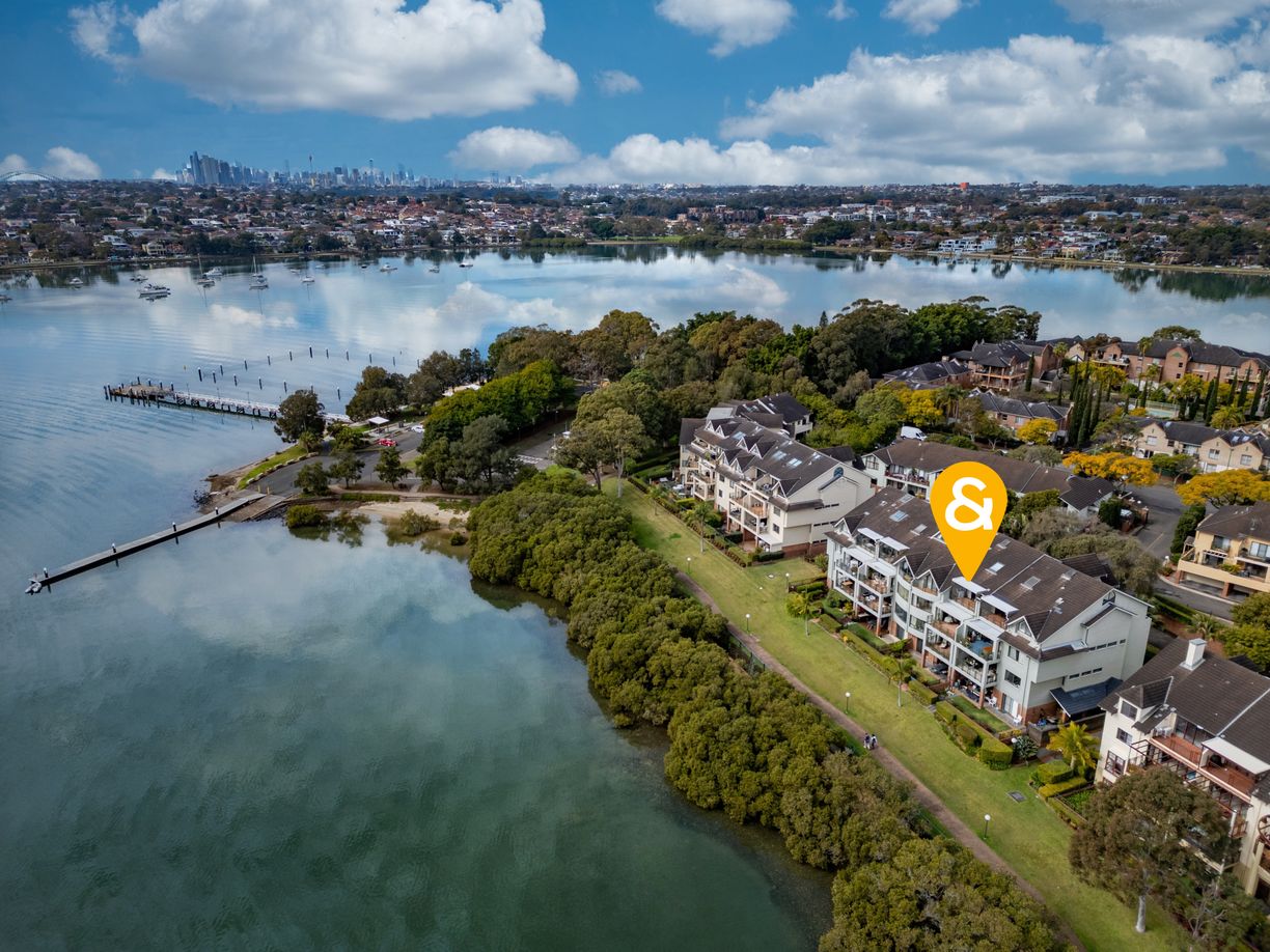 2/164F Burwood Road — photo from Raine & Horne Five Dock / Drummoyne