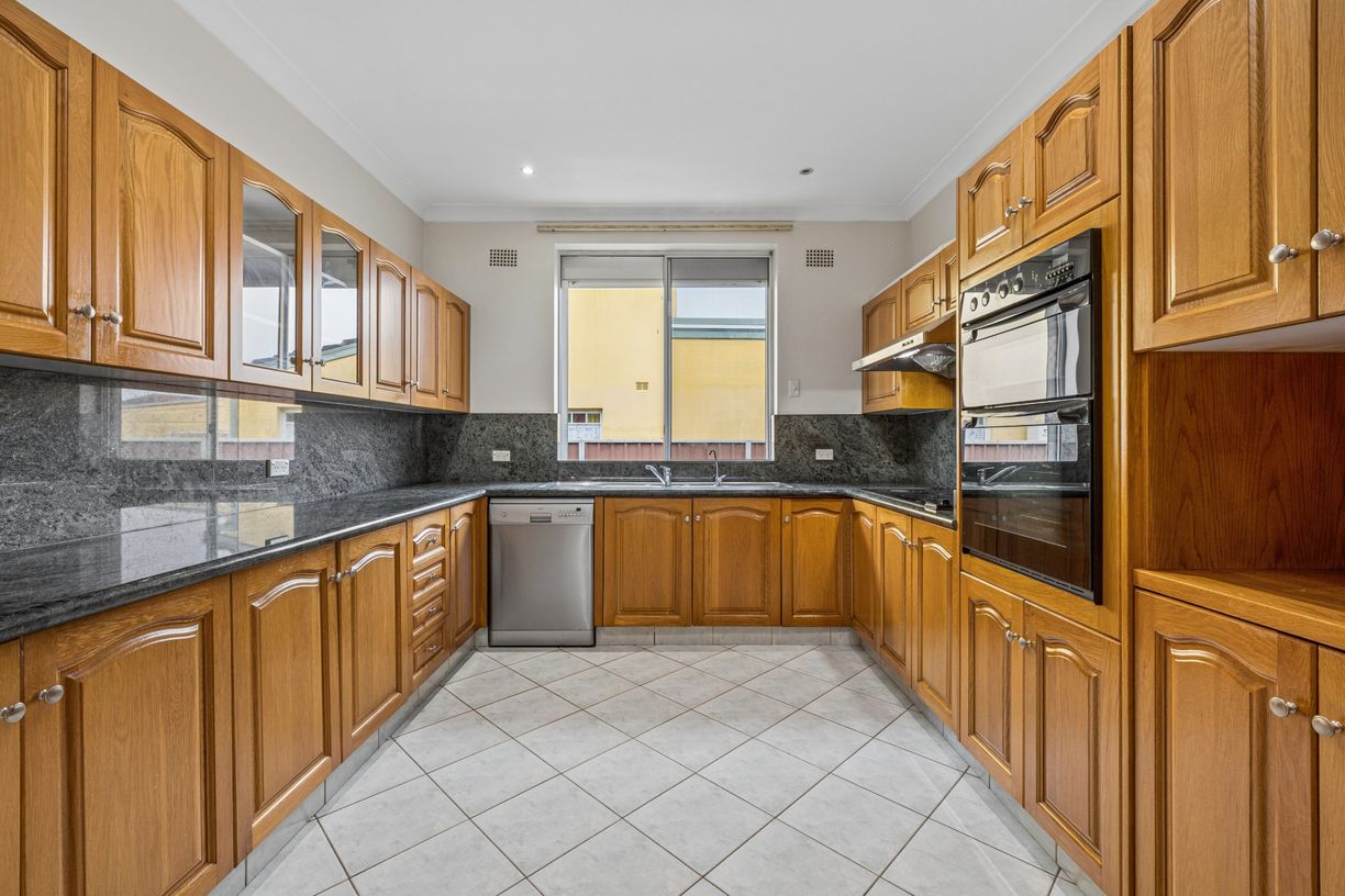 24 Sibbick Street — photo 4 of 22