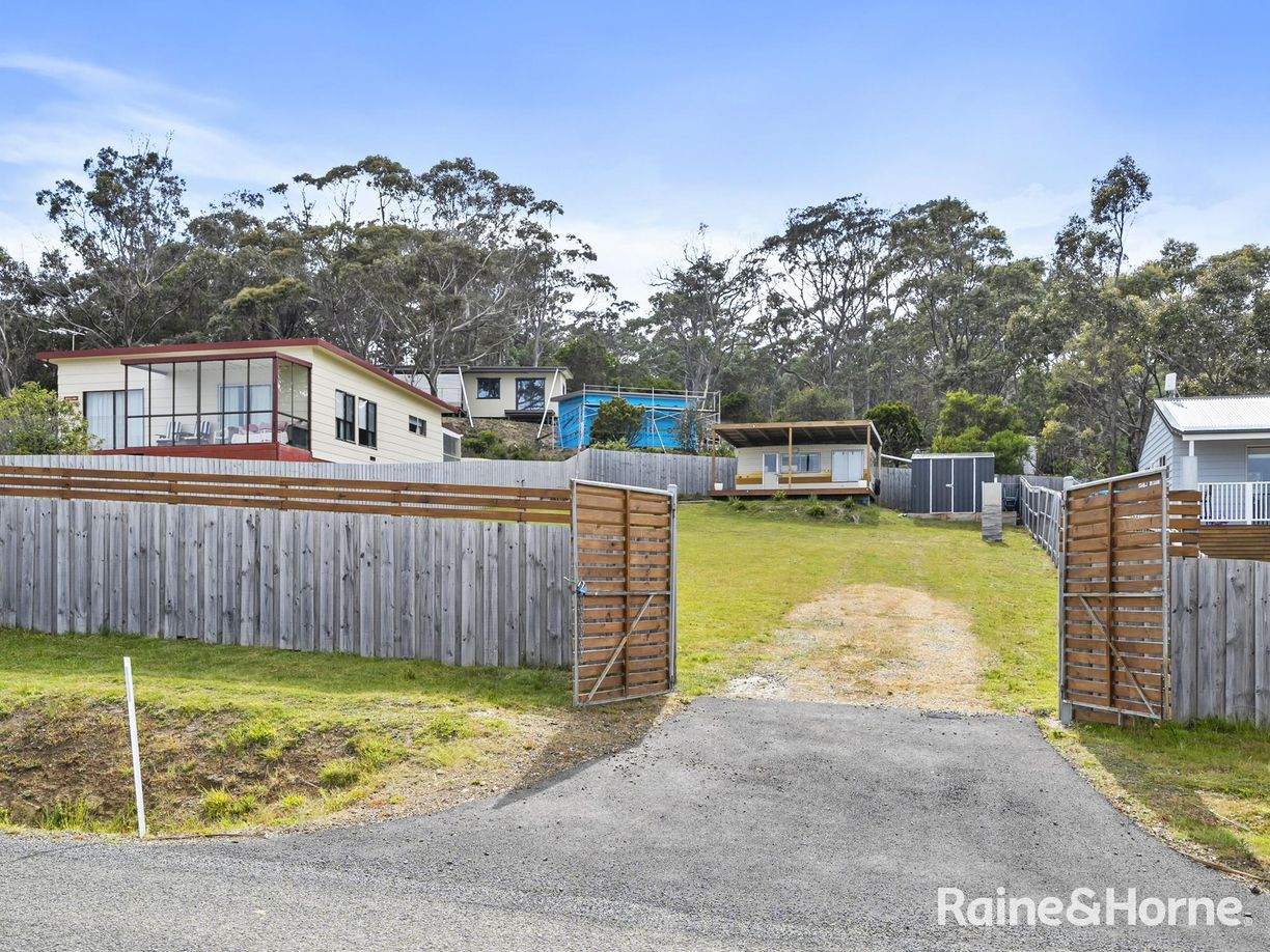 42 Harvey Road — photo 6 of 17