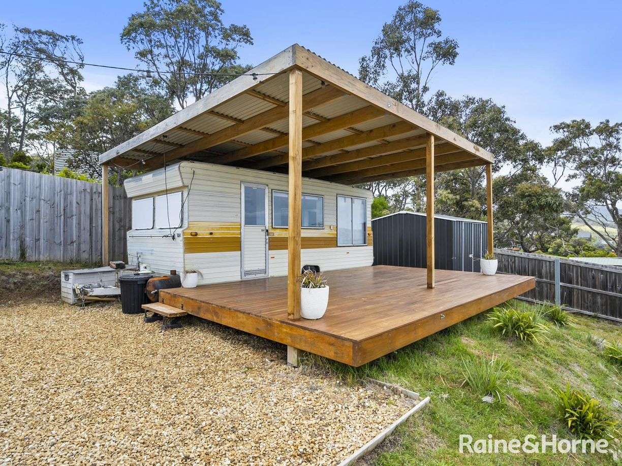 42 Harvey Road — photo 8 of 17