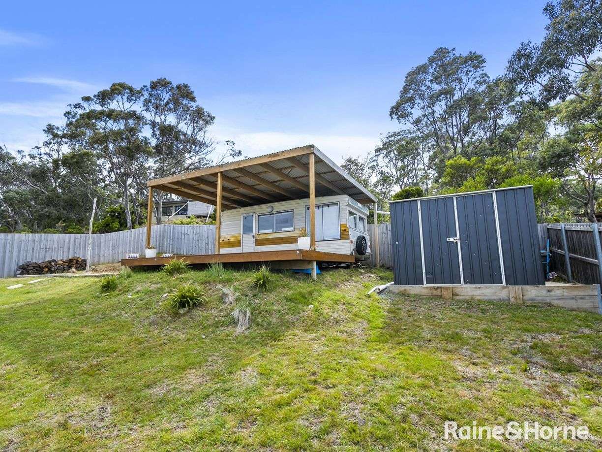 42 Harvey Road — photo 14 of 17