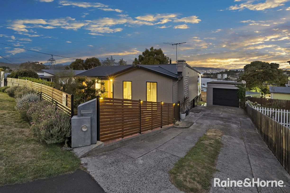 39 Ashbolt Crescent — photo 13 of 30