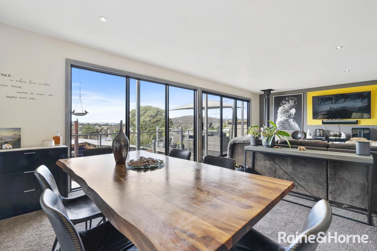 39 Ashbolt Crescent — photo 14 of 30