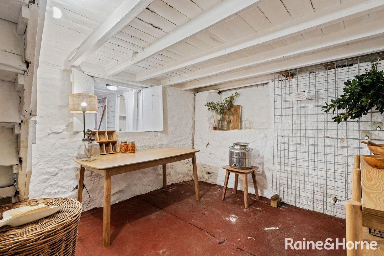 316 Bathurst Street — photo 15 of 30