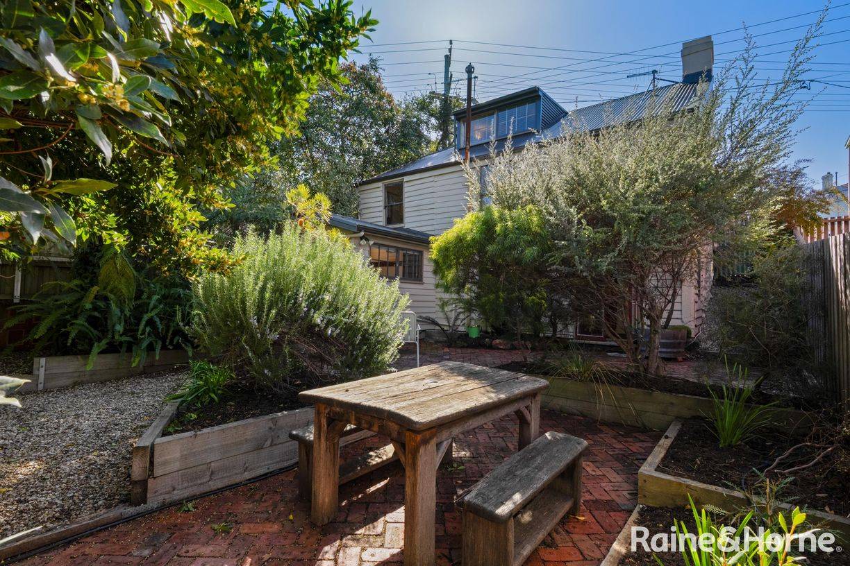 316 Bathurst Street — photo 13 of 30