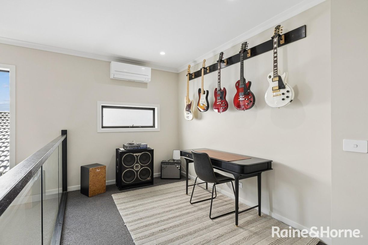 18 Pyrenees Street — photo 14 of 23