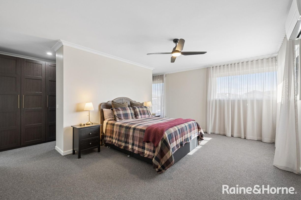 18 Pyrenees Street — photo 8 of 23