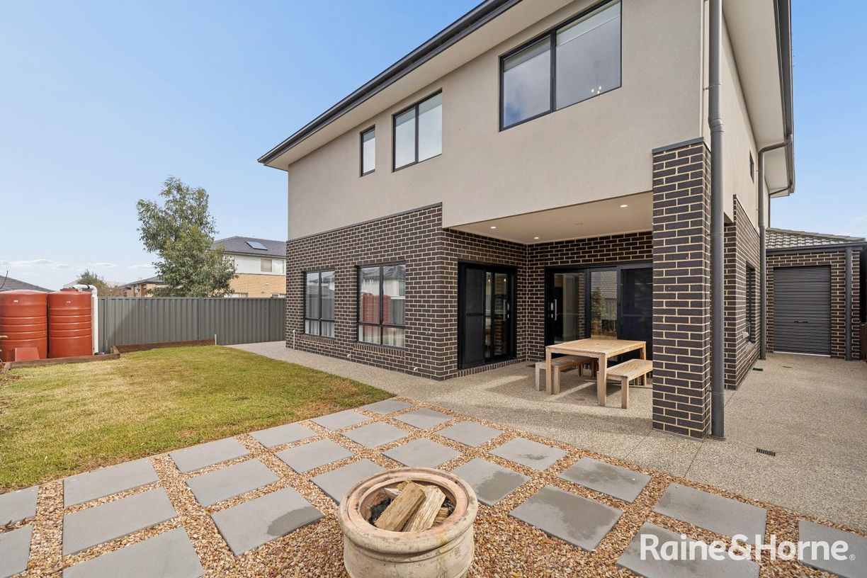18 Pyrenees Street — photo 19 of 23