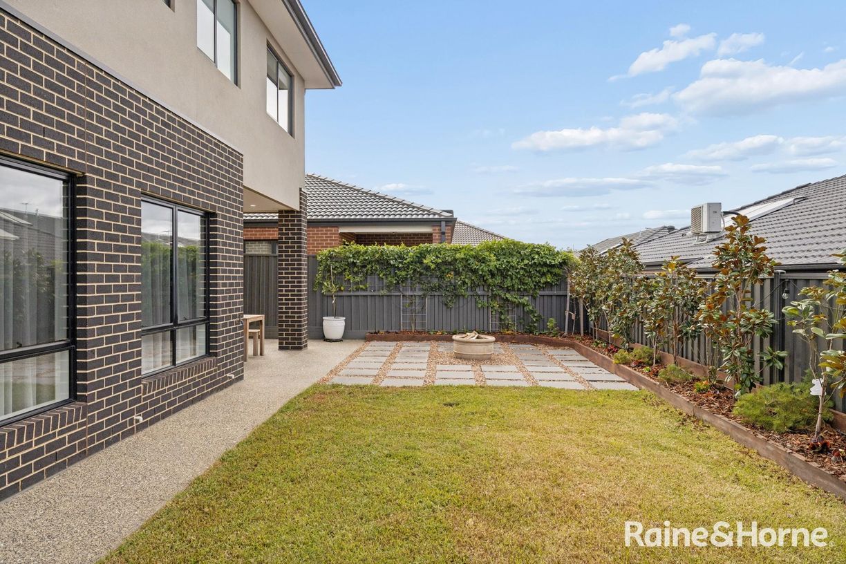 18 Pyrenees Street — photo 20 of 23