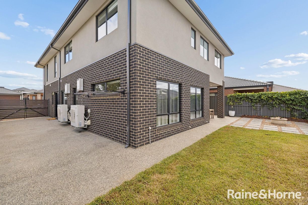 18 Pyrenees Street — photo 21 of 23