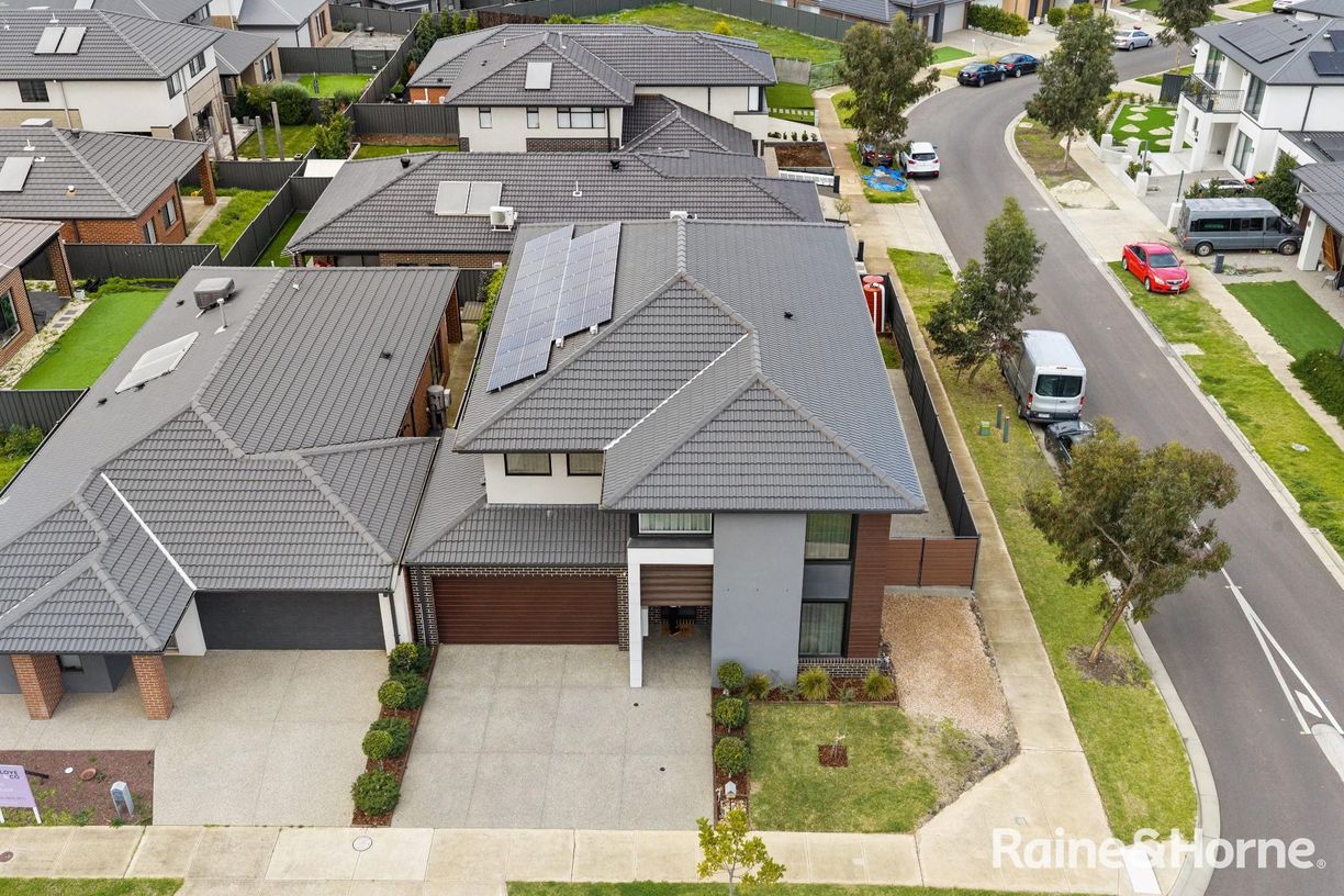 18 Pyrenees Street — photo 22 of 23