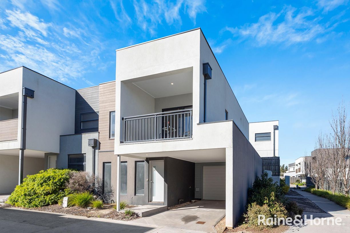 38/14 Outlook Way — photo from Raine & Horne Essendon