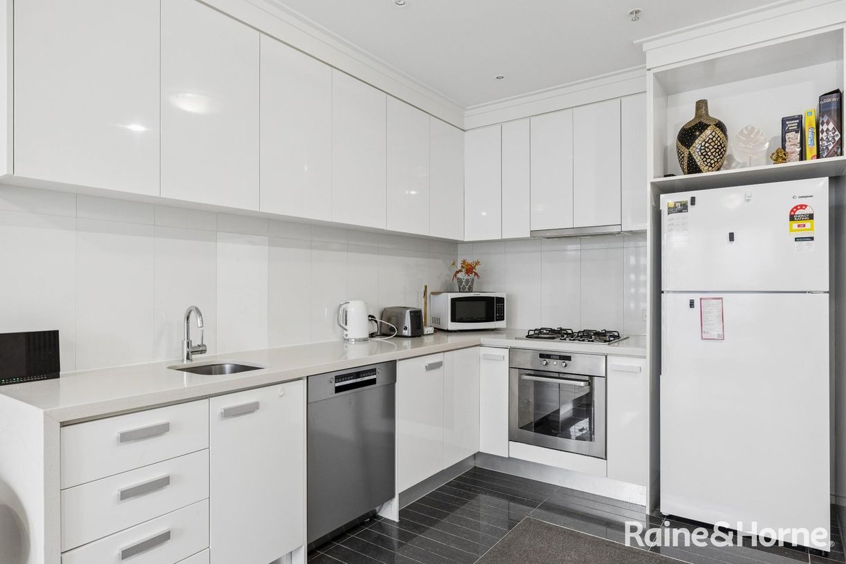 1907/63 Whiteman Street — photo 5 of 14