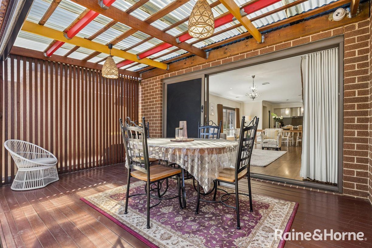 27 Bakewell Crescent — photo 16 of 19