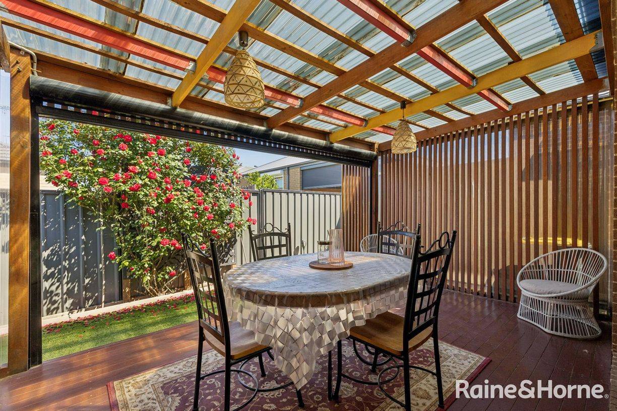 27 Bakewell Crescent — photo 15 of 19