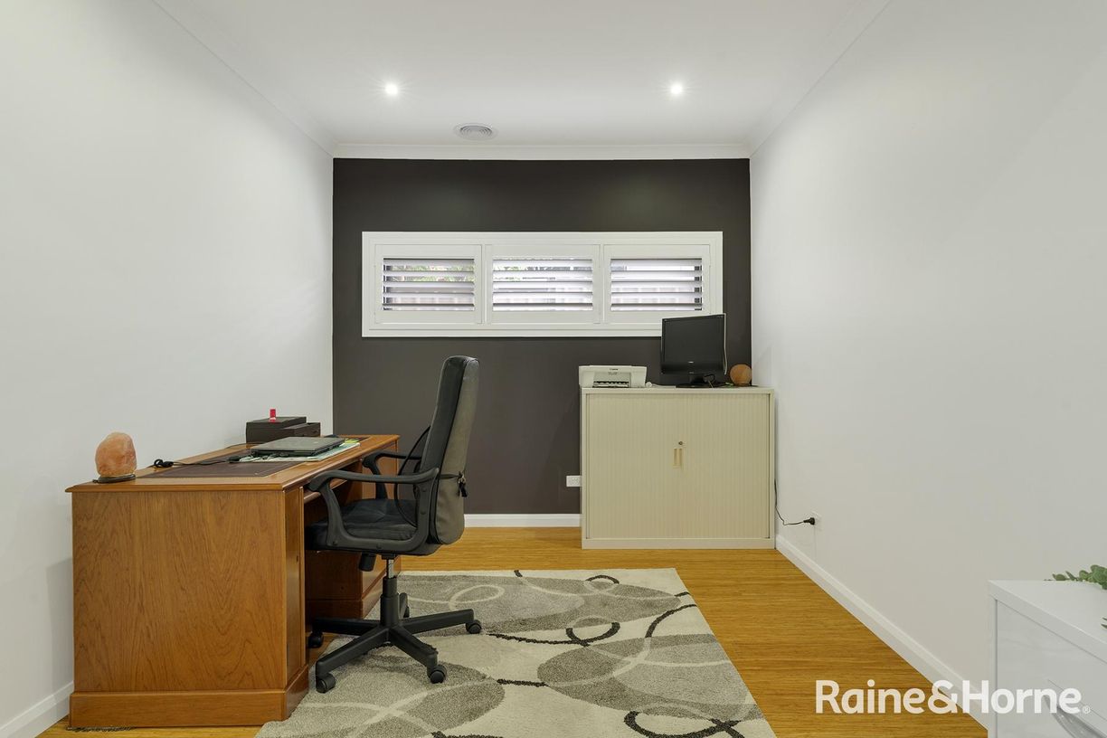 28 Towerbridge Rise — photo 12 of 28