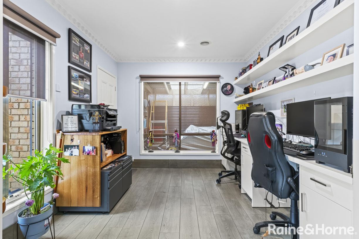 5 Paul Harris Drive — photo 10 of 16
