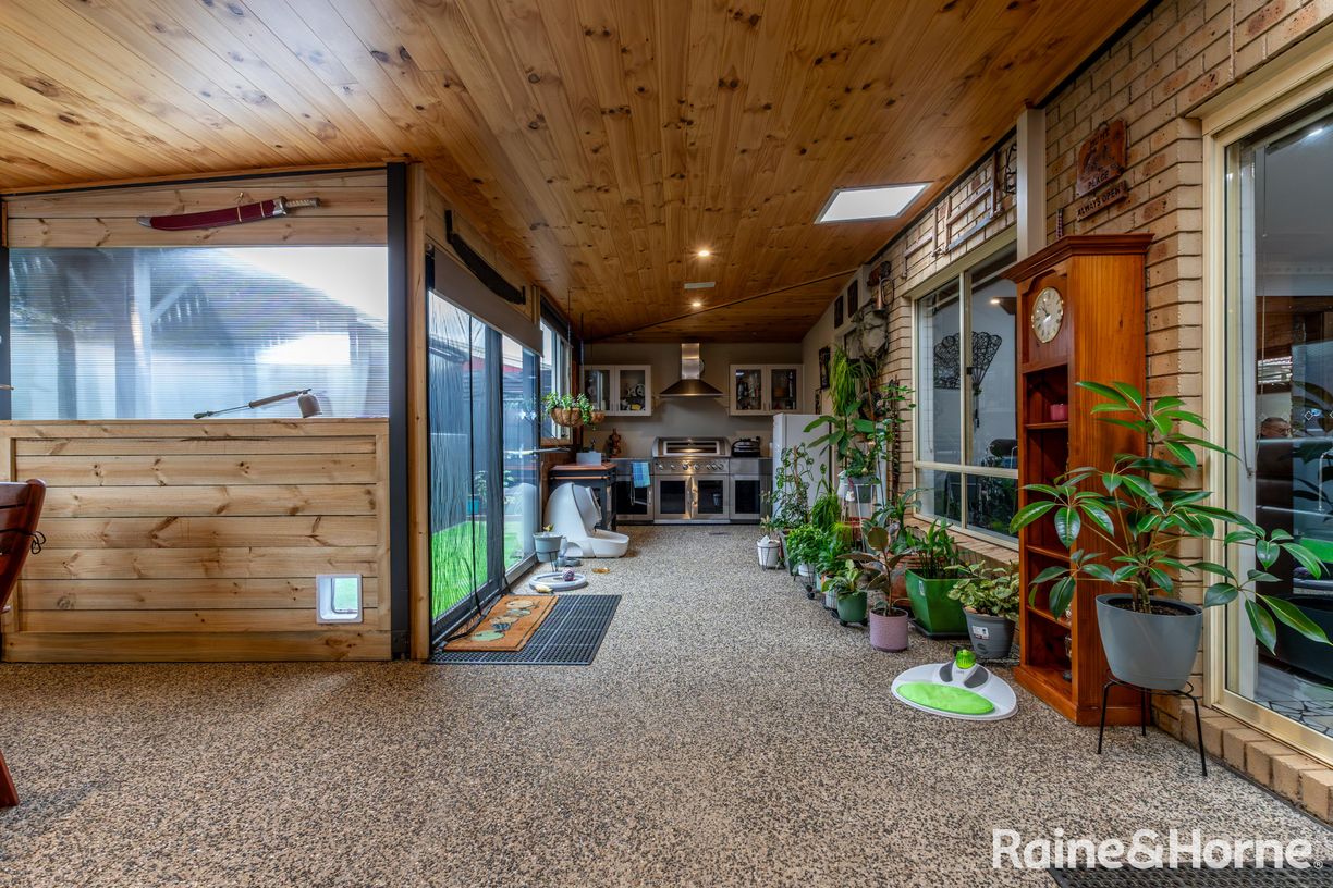 5 Paul Harris Drive — photo 14 of 16