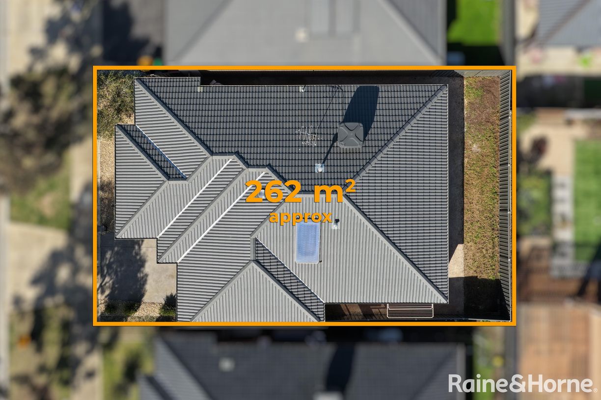 33 Golden Wattle Way — photo 12 of 13