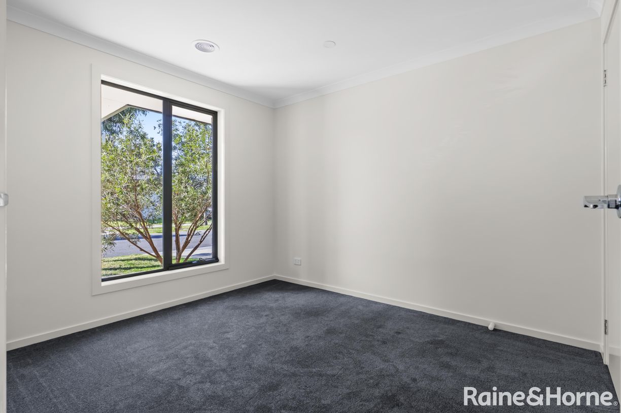 33 Golden Wattle Way — photo 13 of 13