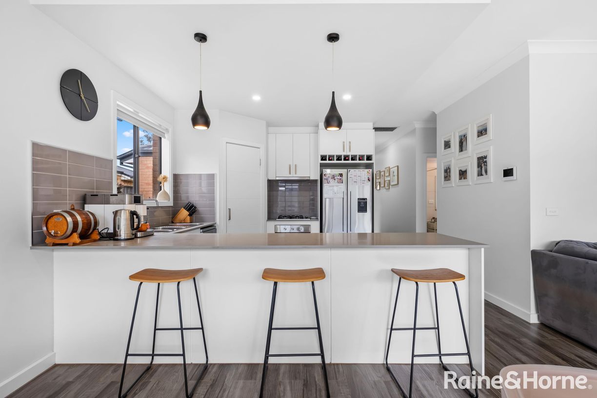 75 Wembley Avenue — photo 2 of 13