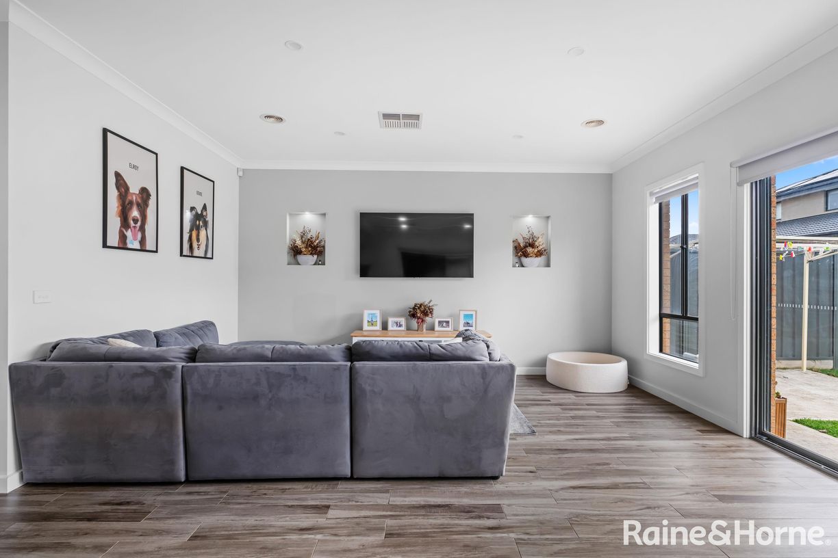 75 Wembley Avenue — photo 6 of 13